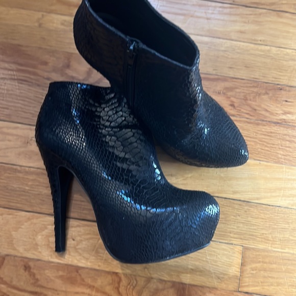 A.X.N.Y American Exchange New York Black Snakeskin Platform Bootie…Sz 10 - Picture 2 of 15